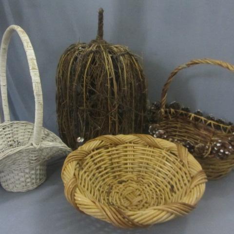 lot 49 image: Wicker Baskets, Pumpkin