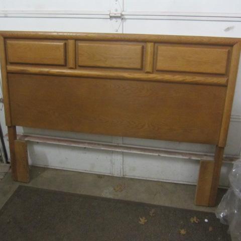lot 59 image: Queen Size Oak Headboard