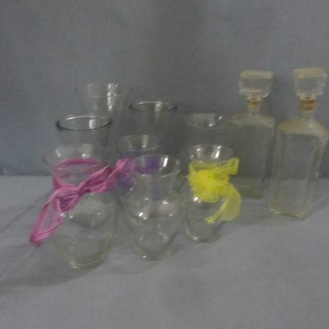 lot 81 image: Vases