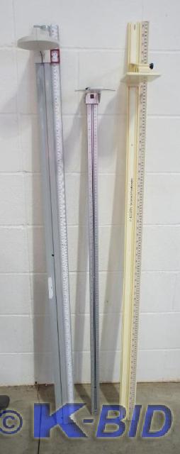 lot 18 image: Lot of (3) Aluminum  Plastic Wall ...