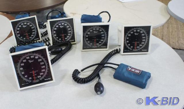 lot 20 image: Lot of (5) Tycos Welch Allyn Sphygm...
