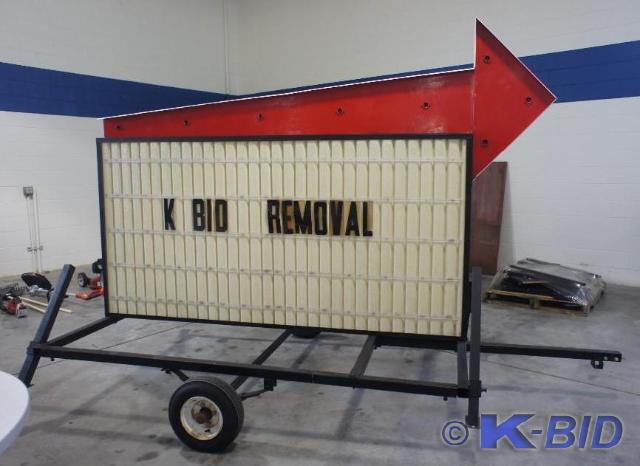 lot 3 image: Amazing Road Side Advertising Sign ...