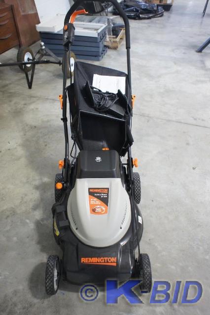 lot 33 image: Brand New Remington Battery operate...