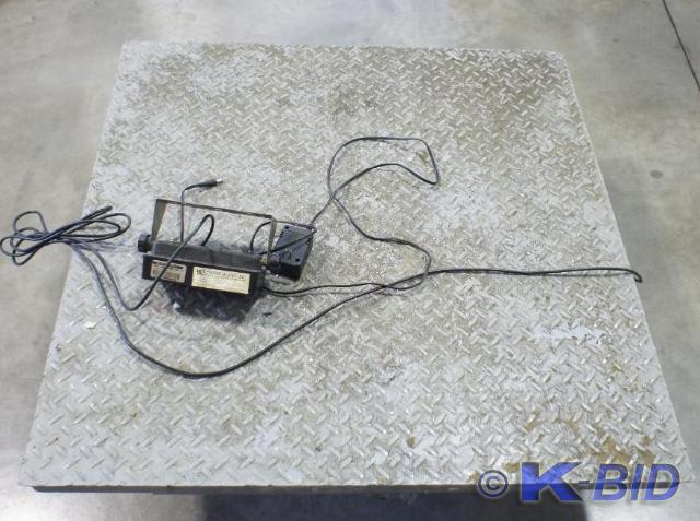 lot 51 image: Saltor Brecknel Kennedy floor Scale...