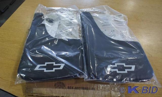 lot 71 image: Pair of Brand New Chevy Splash Guar...