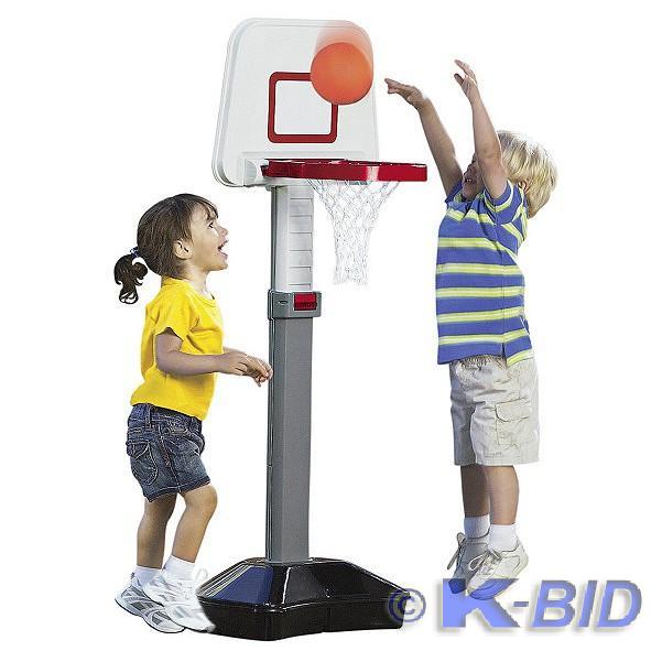 lot 11 image: Basketball Set  Toddler-sized baske...