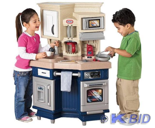 lot 9 image: Little Tikes Super Chef Kitchen  Th...