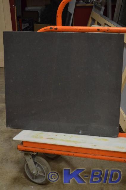 lot 84 image: Quartz top 25-38 x 29-12 good con...