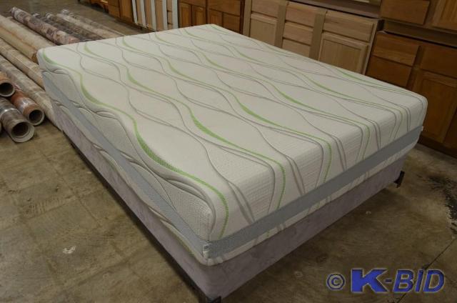 lot 89 image: Rejuvigel&nbspQueen Bed 12  ...