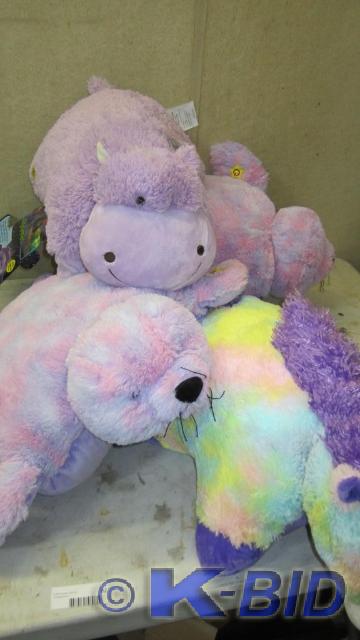 4 Pillow pets