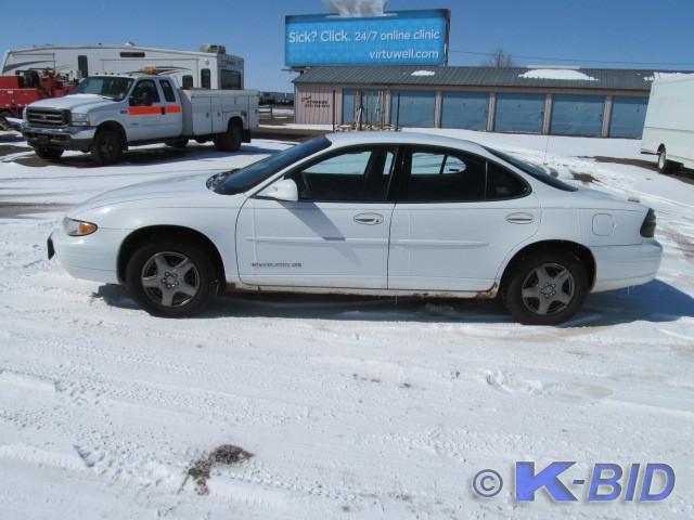lot 4 image: 2000 Pontiac Grand Prix