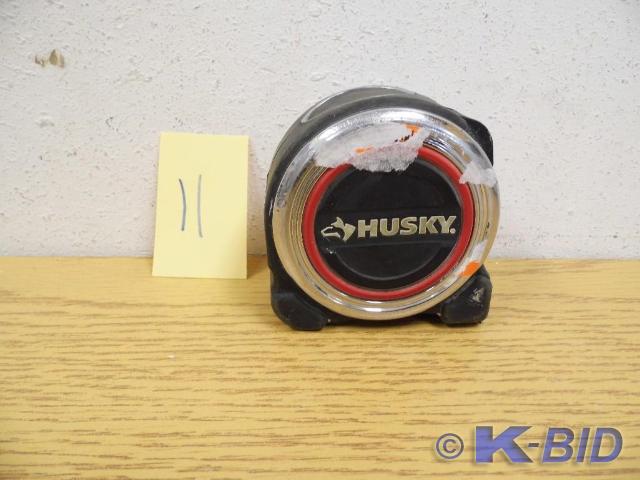 lot 11 image: Husky 25 Tape Measure