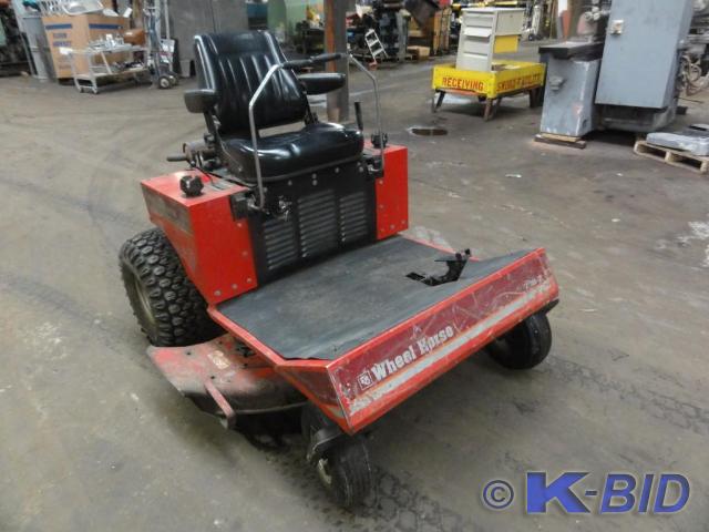 lot 12 image: Wheel Horse Zero-Turn Riding Mower ...