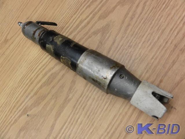 lot 189 image: Chicago Pneumatic Saw, 3017F1600