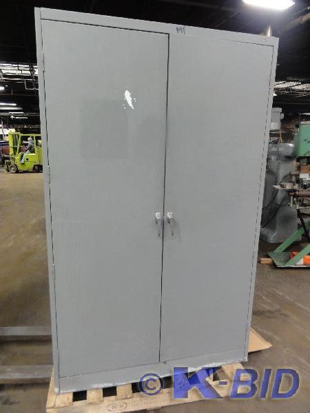 lot 206 image: 5-Shelf 2-Door Steel Cabinet 4-adju...