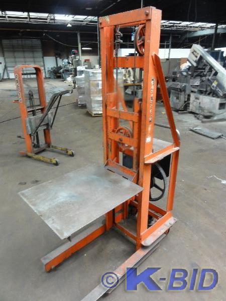 lot 220 image: Economy Engineering Shop Lifter Die...