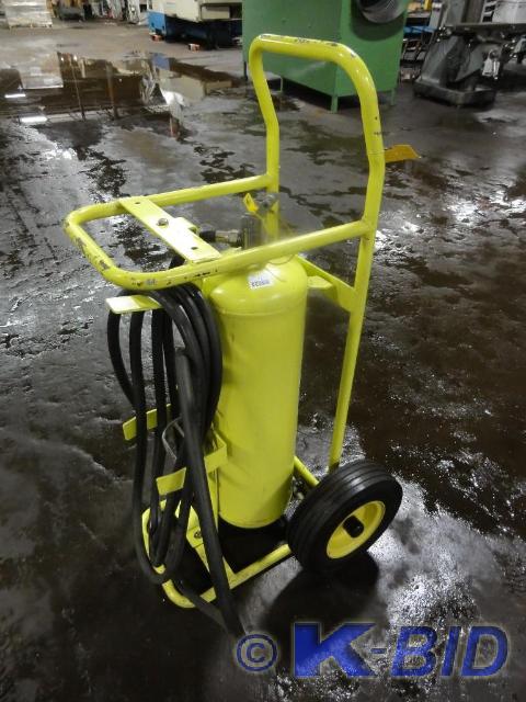 lot 254 image: Amerex Halon 1211 Fire Extinguisher...
