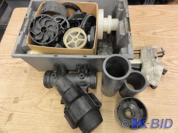 lot 267 image: Lot of Assorted Plastic Fittings