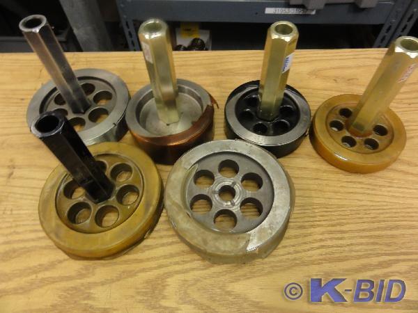 lot 284 image: (6) Thread Gauges to Include 5-13...