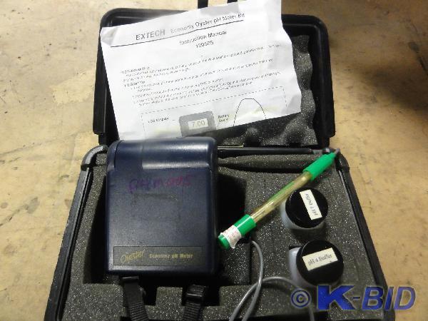 lot 292 image: Extech Oster&nbsppH Meter Digital ...
