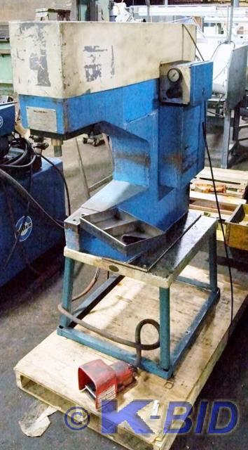 lot 29A image: PemSerter Series 4 Pneumatic Insert...