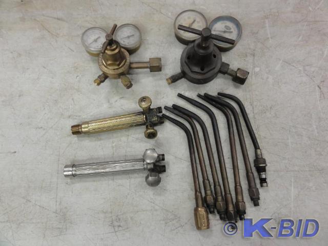 lot 315E image: Assorted Welding Gauges, Regulators...