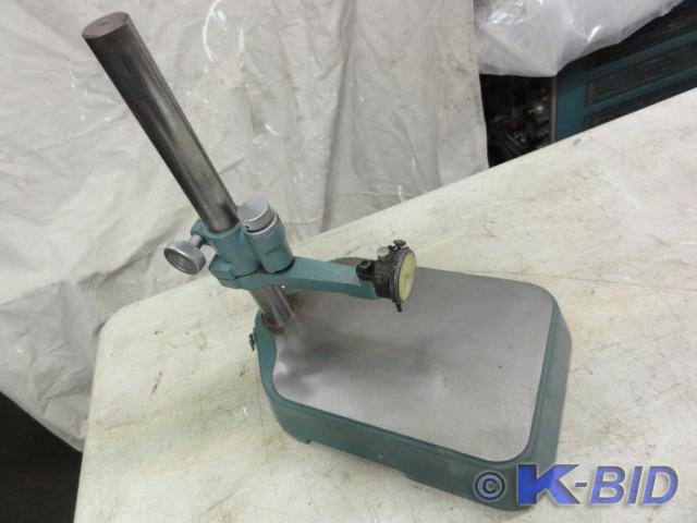 lot 330 image: Indicator Stand 7 x 9 Base 12 Po...