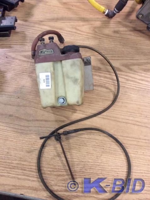 lot 429 image: Trico Lil Mister Misting Unit