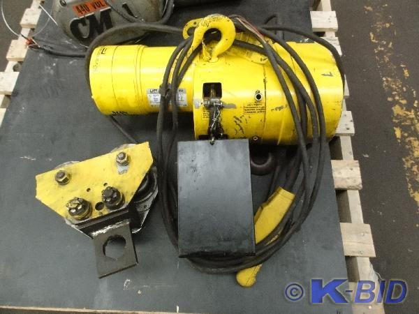 lot 7 image: Budgit 14 Ton Chain Hoist Model No...