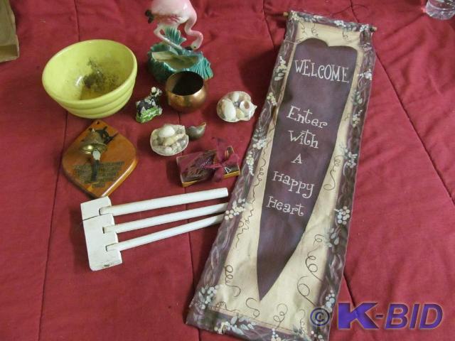 Vintage Wooden Towel Holder, Pink F...