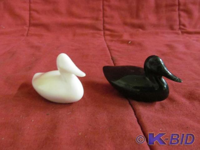 2 Mini Ducks, 1 White and 1 Black