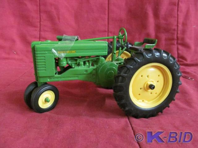 John Deere Tractor 9L, 2 Pipes Nee...