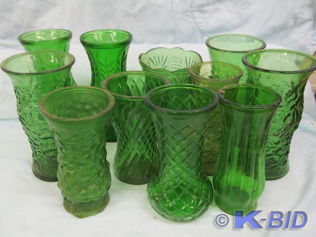 lot 109 image: Large Variety of Green Flower Vases