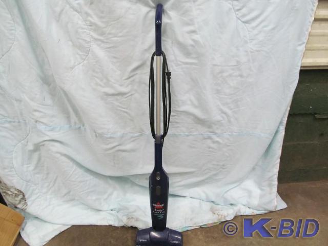 lot 132 image: Bissell 3 Way Bagless Vacuum, Light...