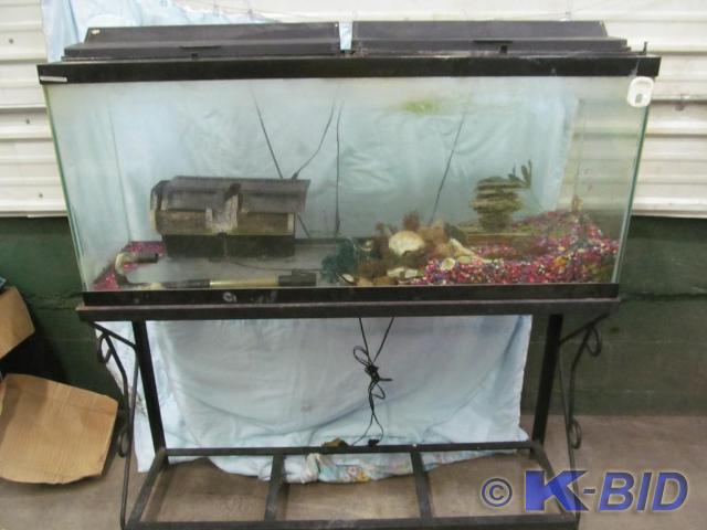 lot 141 image: Aquarium Complete with Lights, Filt...