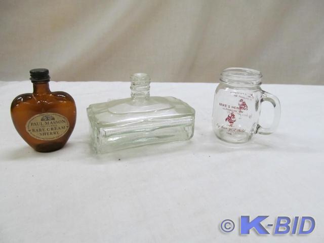 lot 173 image: Small Mug Perfume Bottle, Rare Crea...