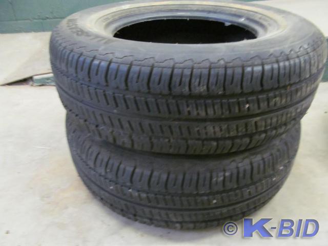 lot 224 image: 2 All Season Tires P22570R15 80% ...