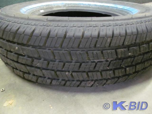lot 225 image: 1 All Season Tire Mastercraft P225...