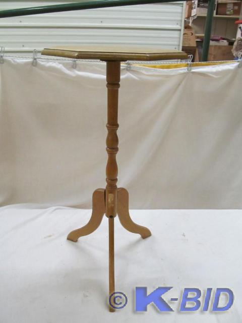 lot 238 image: Plant Stand or Lamp Table 24H &nbs...