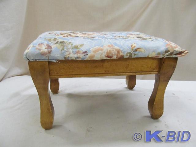 lot 244 image: Foot Stool