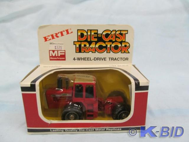 lot 30 image: Ertl Die Cast 164 Scale Tractor