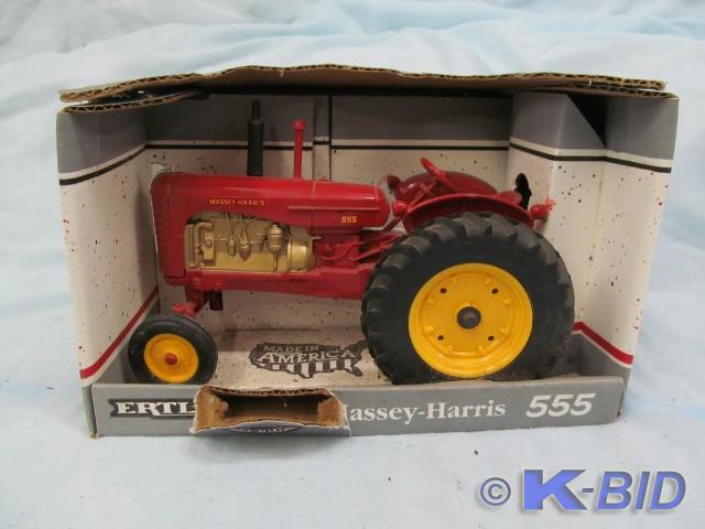 lot 40 image: Massey Harris 555 116 Scale Die Ca...