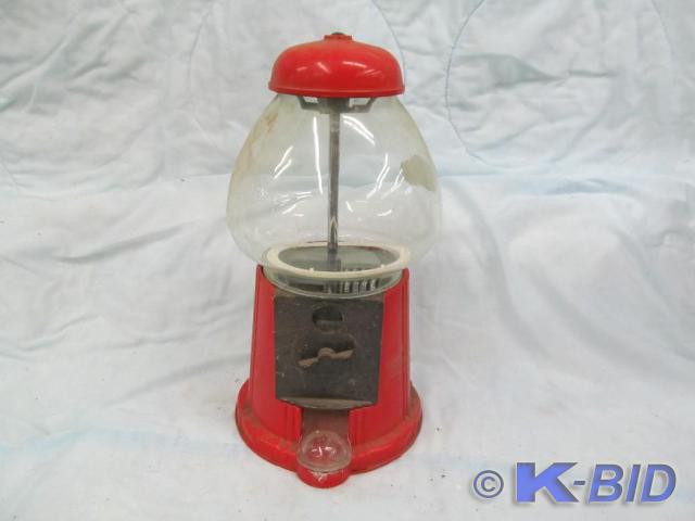 lot 63 image: Superior Classic Coin Operated Cand...