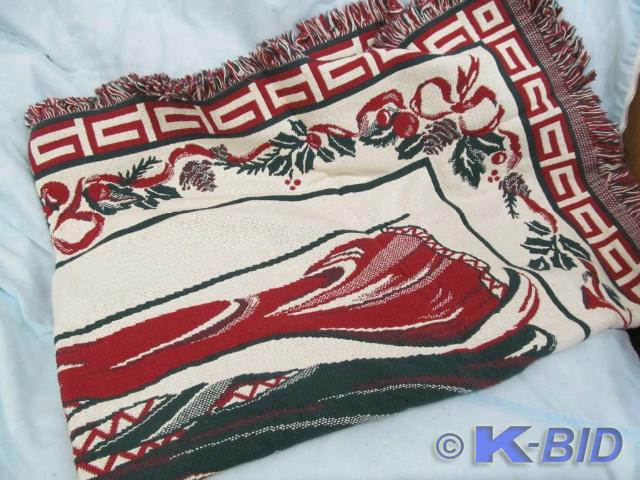 lot 86 image: New Couch Throw 4 x 6