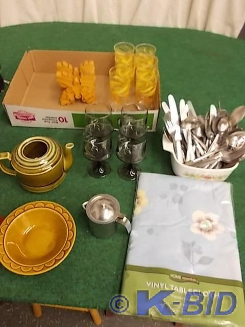 lot 11 image: Set Of 6-Glass Tumblers With Wheat ...