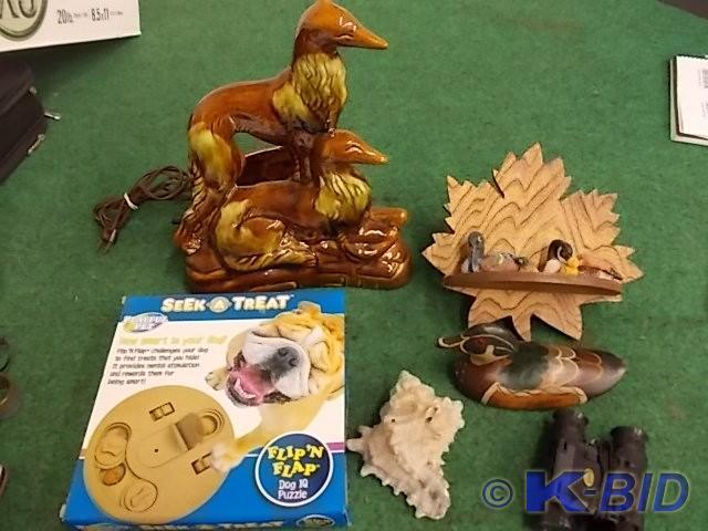 lot 13 image: Vintage Ceramic Dog Lamp, Duck Deco...