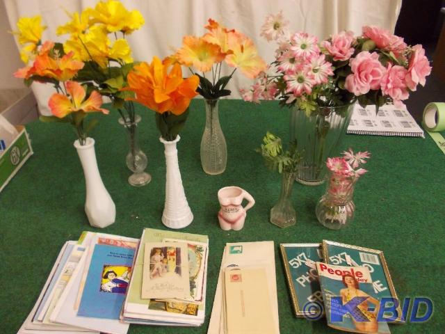 lot 39 image: Box Lot- Assorted Bouquet & Bid...