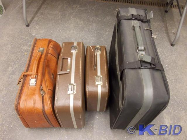 lot 47 image: 4- Pieces Of Luggage