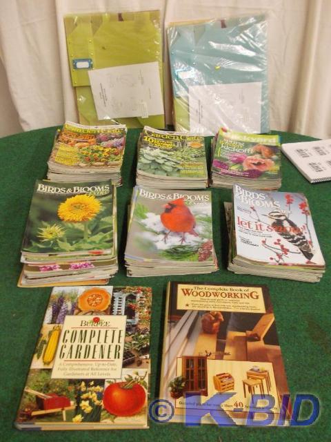 lot 50 image: Large Assortment Of Birds & Blo...
