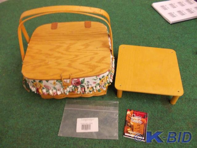lot 53 image: Genuine Longaberger&nbspSmall Picn...